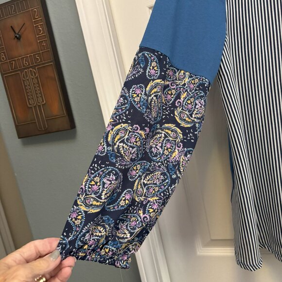 Women's Asymmetrical, Size Large Pull Over Shirt - Picture 3 of 4